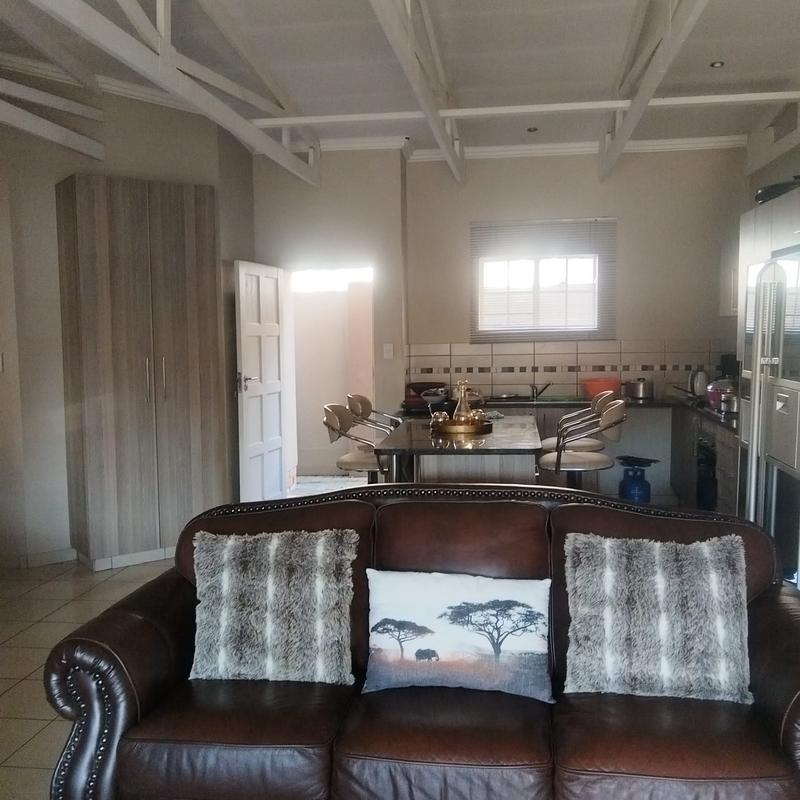 To Let 3 Bedroom Property for Rent in Waterval East North West